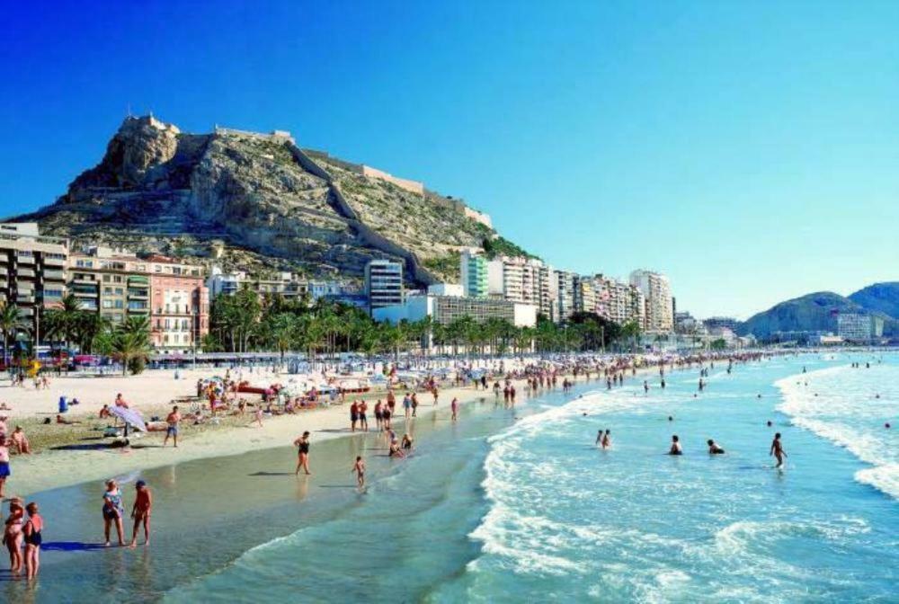 Atico Centrico Junto A La Playa Apartment Аликанте Екстериор снимка